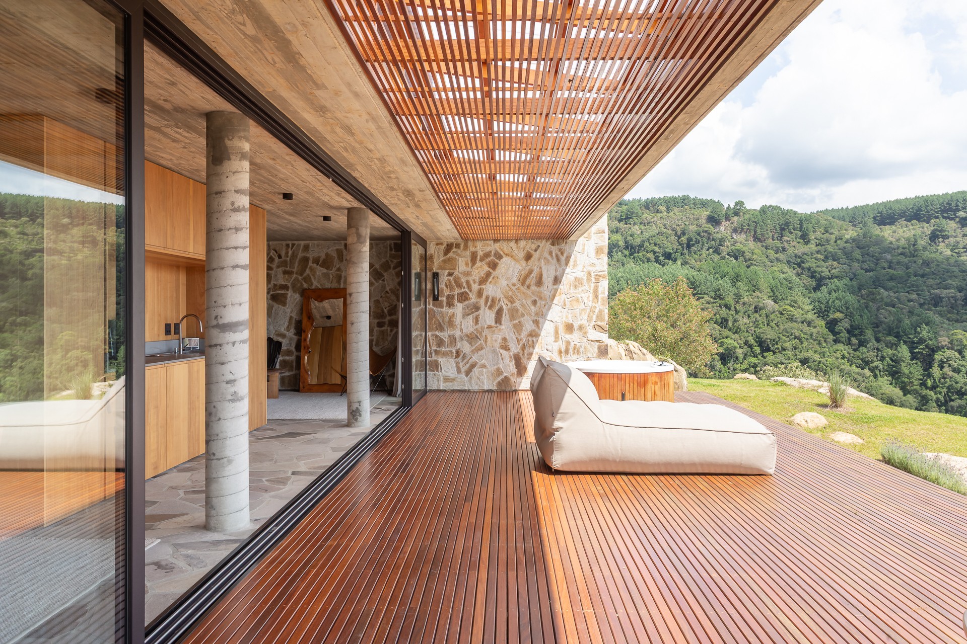 CASA ENTREPERAUS