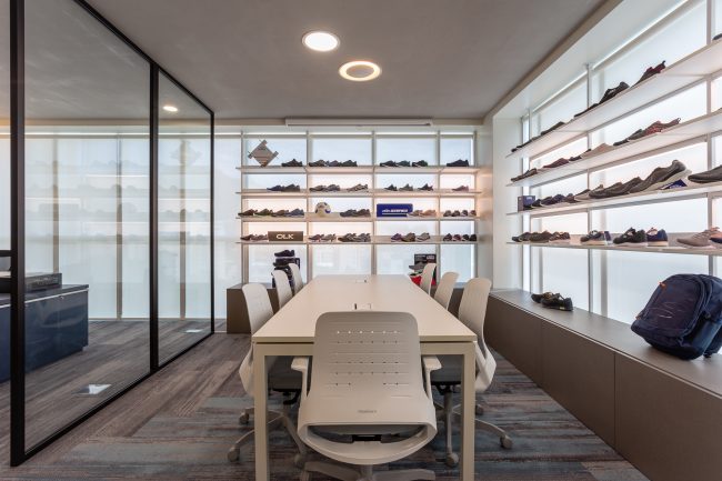 Interiores Showroom Makru Representações